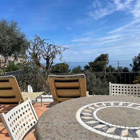 ディアーノ・マリーナ Casa Pinetaヴィラ エクステリア 写真