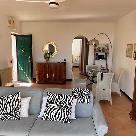 ディアーノ・マリーナ Casa Pinetaヴィラ エクステリア 写真